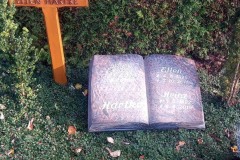 Gohfeld-Grabstein-als-Buch