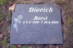 Harsewinkel-Grabsteinplatte-mit-Blume