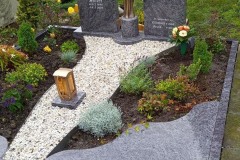Rüthen Grabstein mit Maria und Laterne