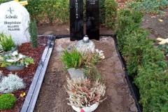 Sendenhorst Grabstein Granit schwarz mit Einfassung