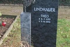 friedhof_soest_ampen_grabstein_mit_bronzebaum_diabas