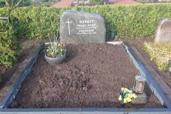 grabstein_mit_einfassung_friedhof_freckenhorst