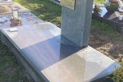Arnsberg-Urnengrab-Black-und-Woodland-satiniert-poliert-Schrift-Edelstahl-Grablaterne-Edelstahl